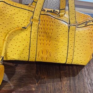 Elegant Yellow Ostrich Print Travel Bag for Women w/ Derachable Accessory Bag.